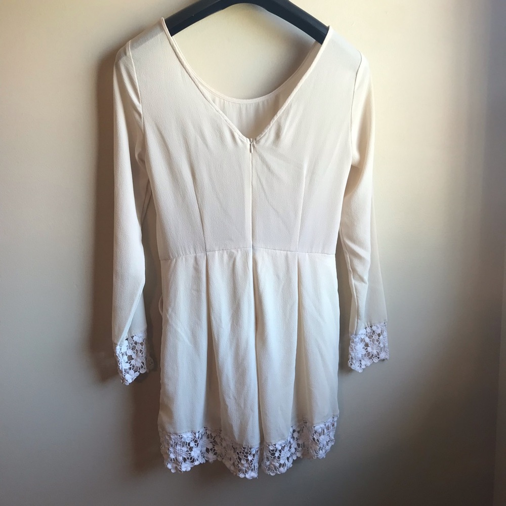 Illa Illa Cream Romper with Crochet Details - Picture 5 of 8